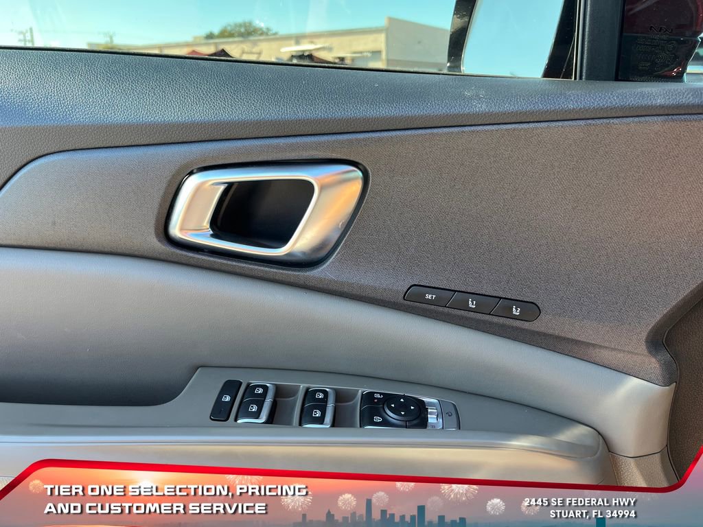 Used 2025 Kia Carnival SX image 24