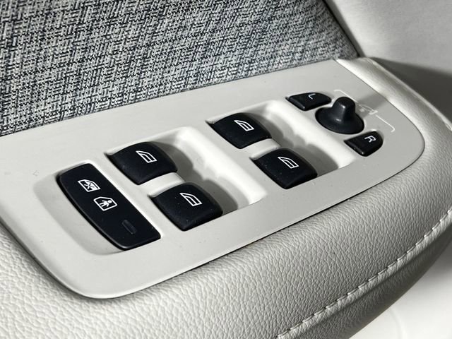 Used 2022 Volvo S60 B5 Momentum w/ Premium Package image 21