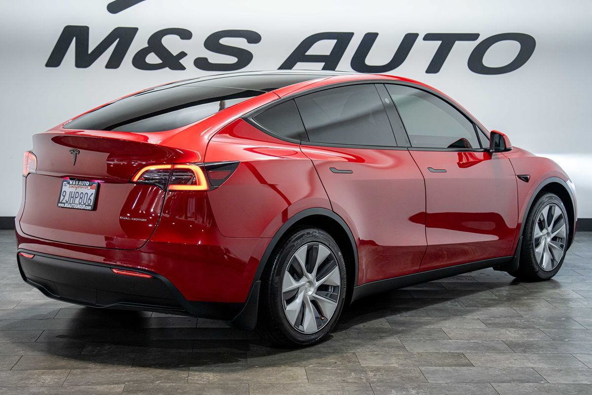 Used 2023 Tesla Model Y Long Range AWD/4WD image 4