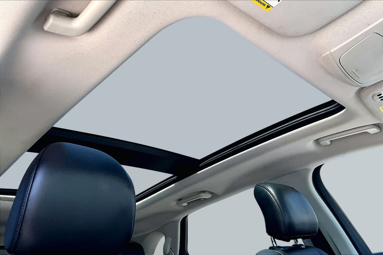 Used 2016 Ford Edge Titanium FWD image 13