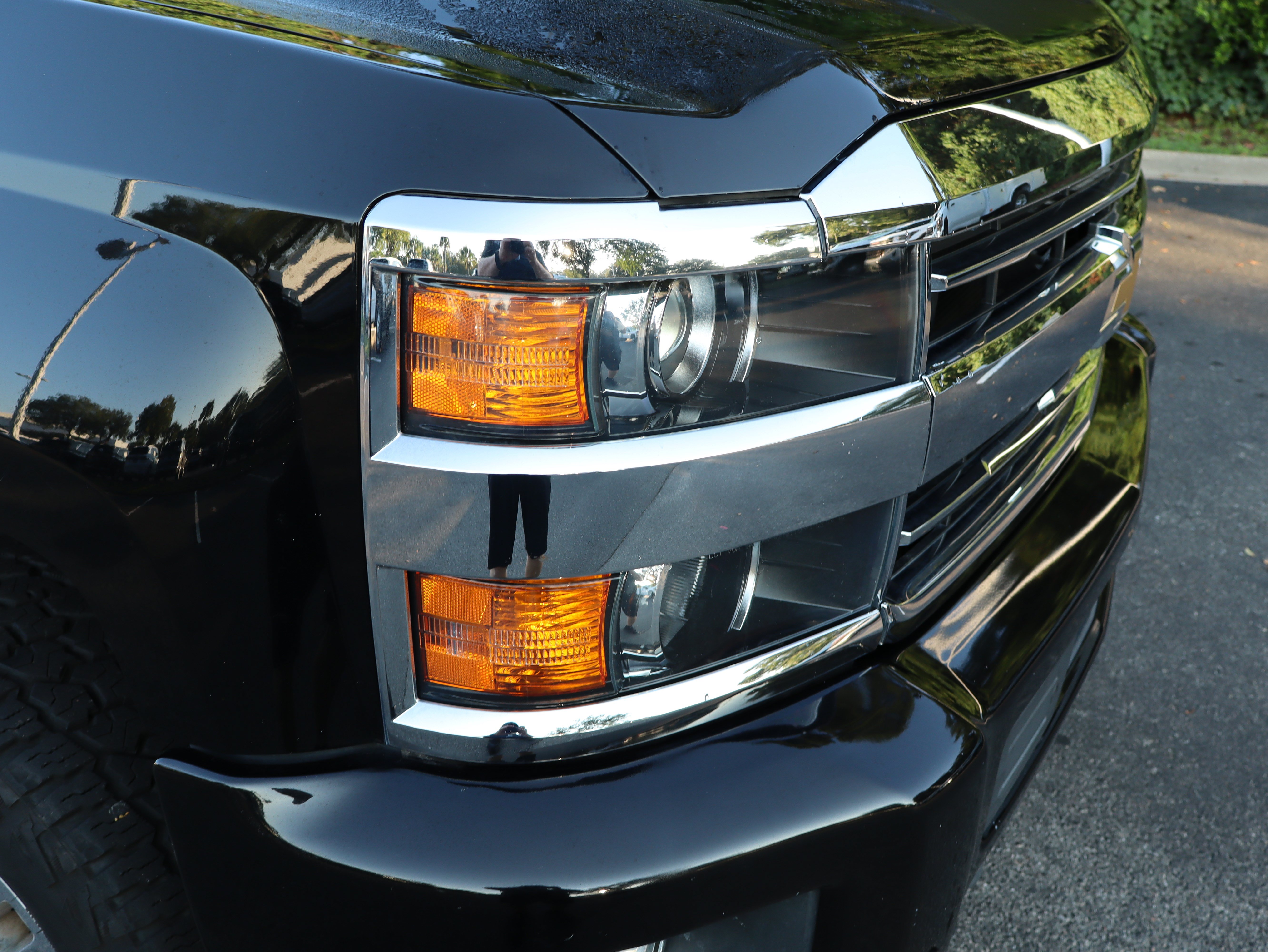 Used 2018 Chevrolet Silverado 2500 High Country w/ Duramax Plus Package AWD/4WD image 11
