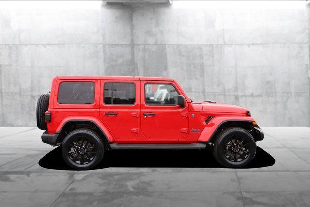 Used 2025 Jeep Wrangler Unlimited Sahara AWD/4WD image 5