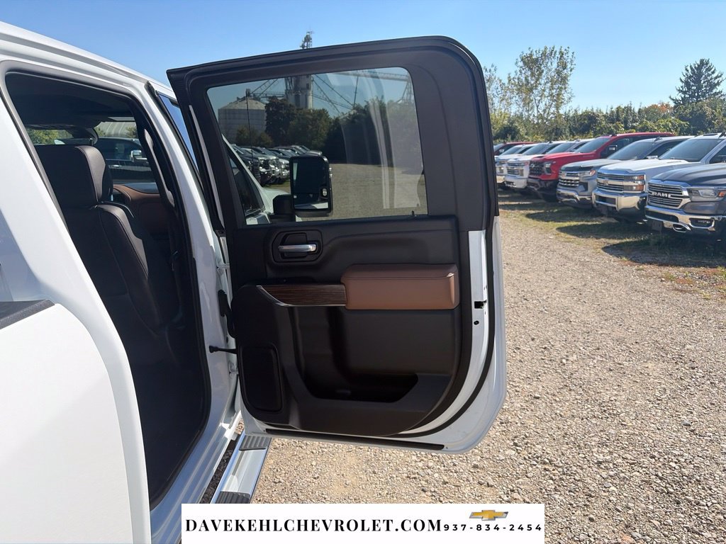 Used 2022 Chevrolet Silverado 3500 High Country AWD/4WD image 24