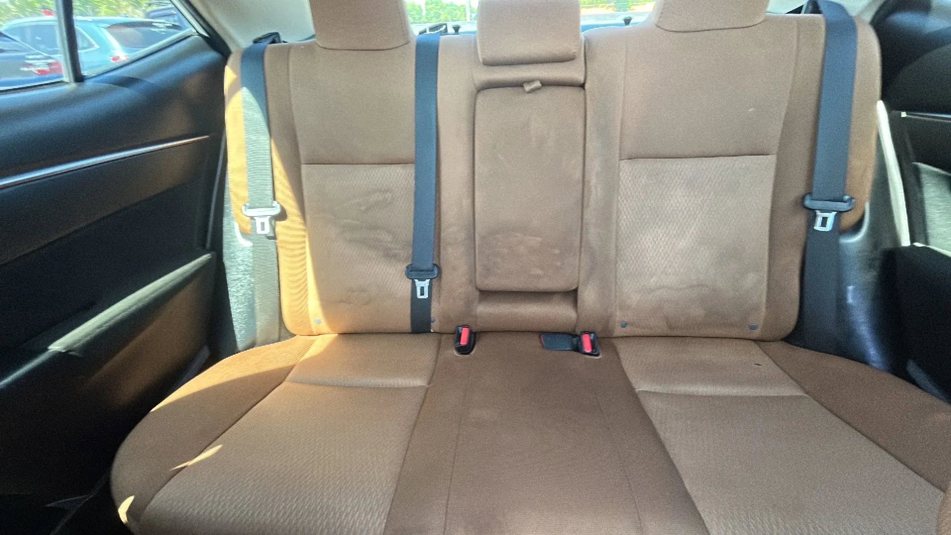 Used 2016 Toyota Corolla LE FWD image 21
