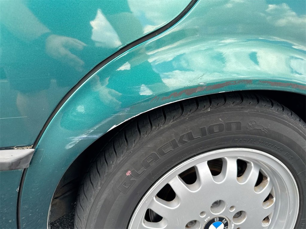 Used 1993 BMW 325i Sedan image 32