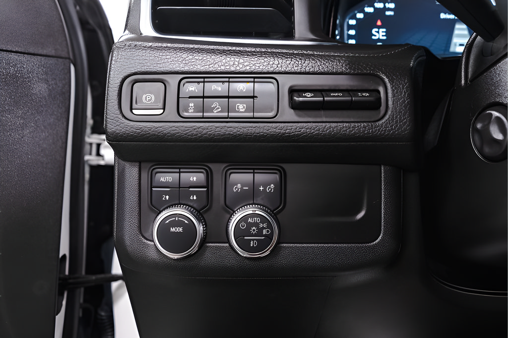 Used 2023 GMC Yukon XL Denali AWD/4WD image 22