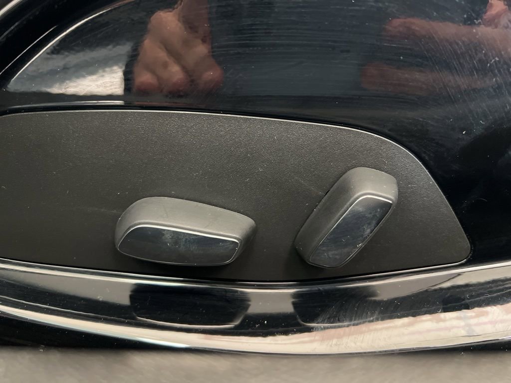 Used 2025 Chevrolet Corvette Stingray Coupe w/ 1LT image 12