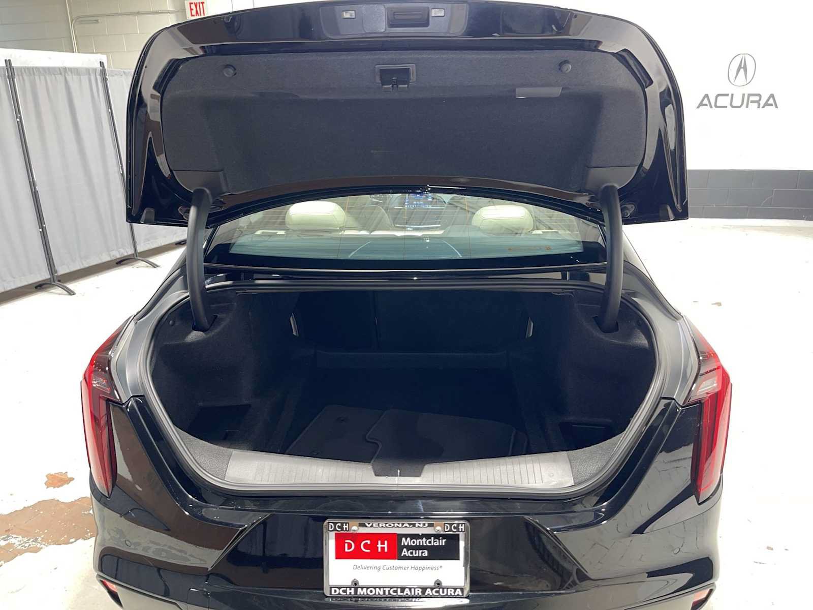 Used 2024 Cadillac CT4 Luxury w/ Cold Weather Package RWD image 19