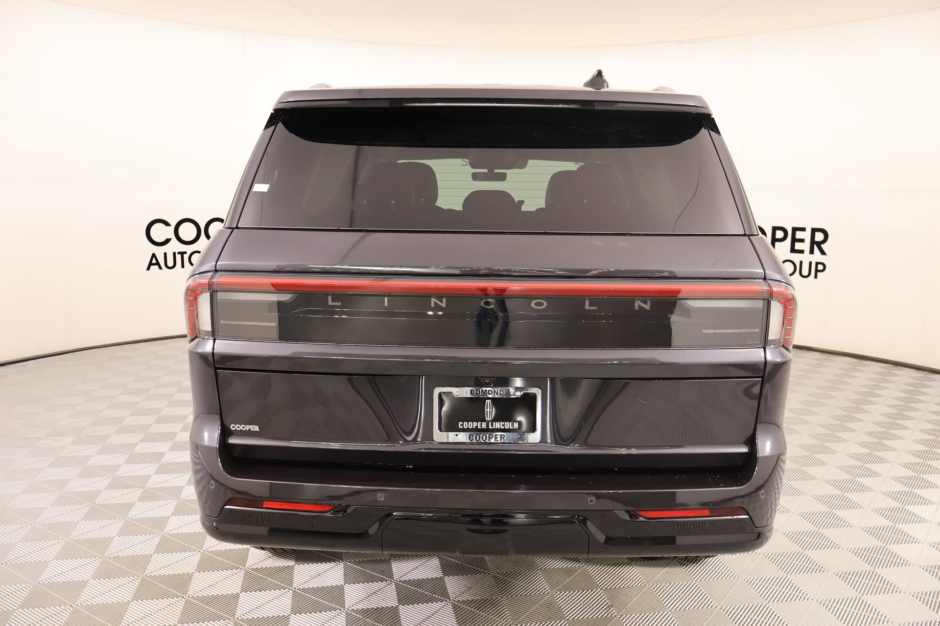 New 2026 Lincoln Navigator Premiere image 22