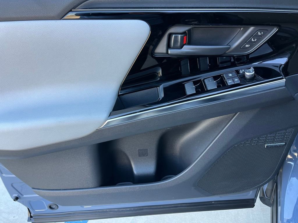 Certified 2023 Subaru Solterra Limited image 20