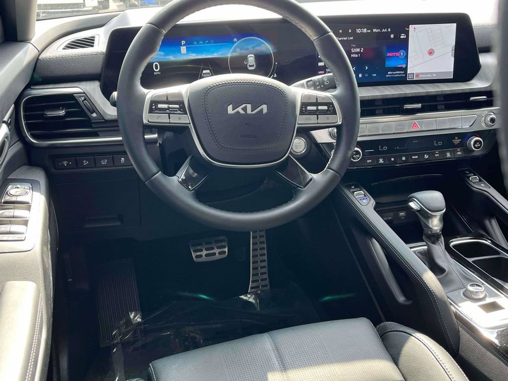 Used 2024 Kia Telluride SX w/ Towing Package AWD/4WD image 2