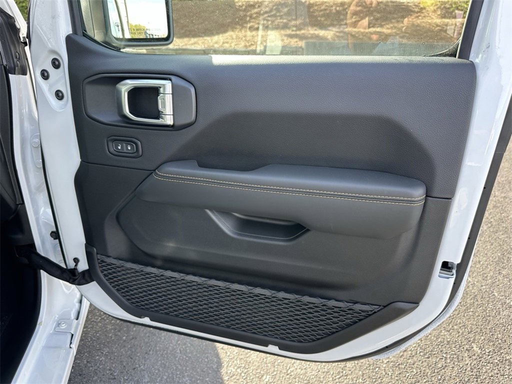New 2025 Jeep Wrangler Sahara image 15