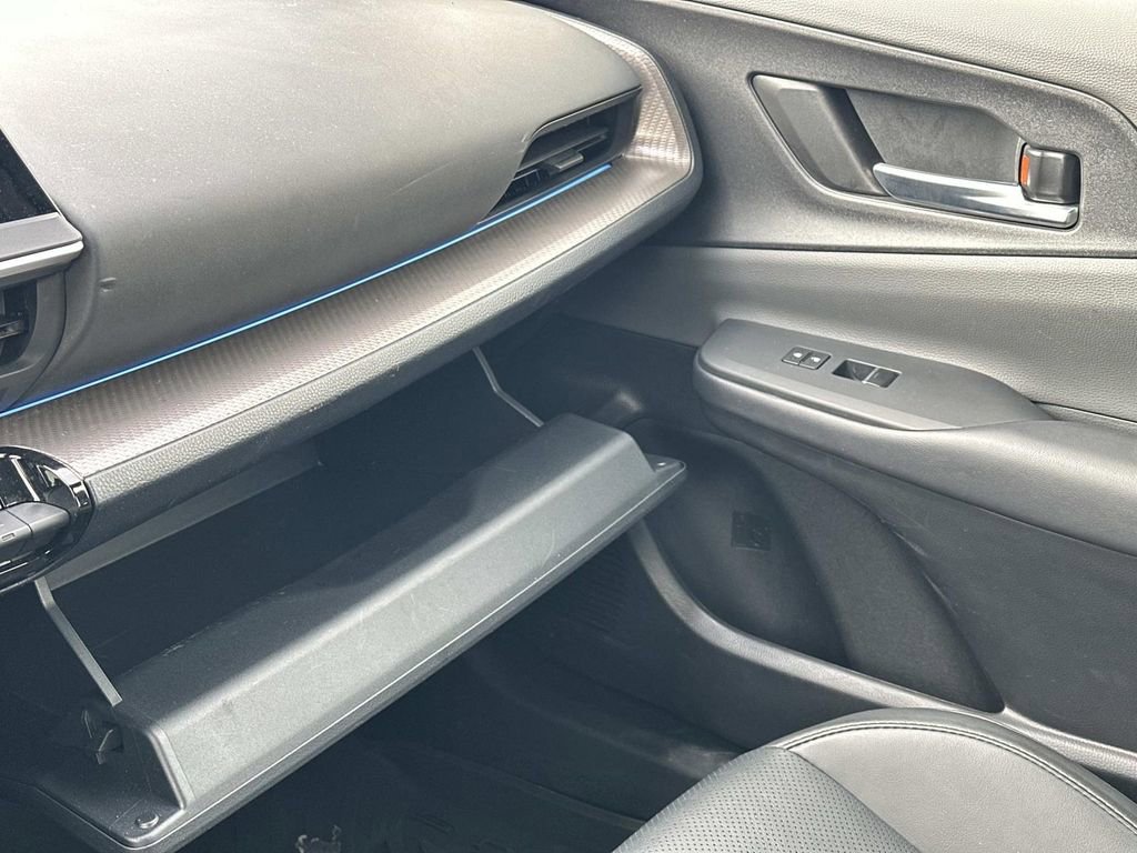 Used 2025 Toyota Prius XLE image 33