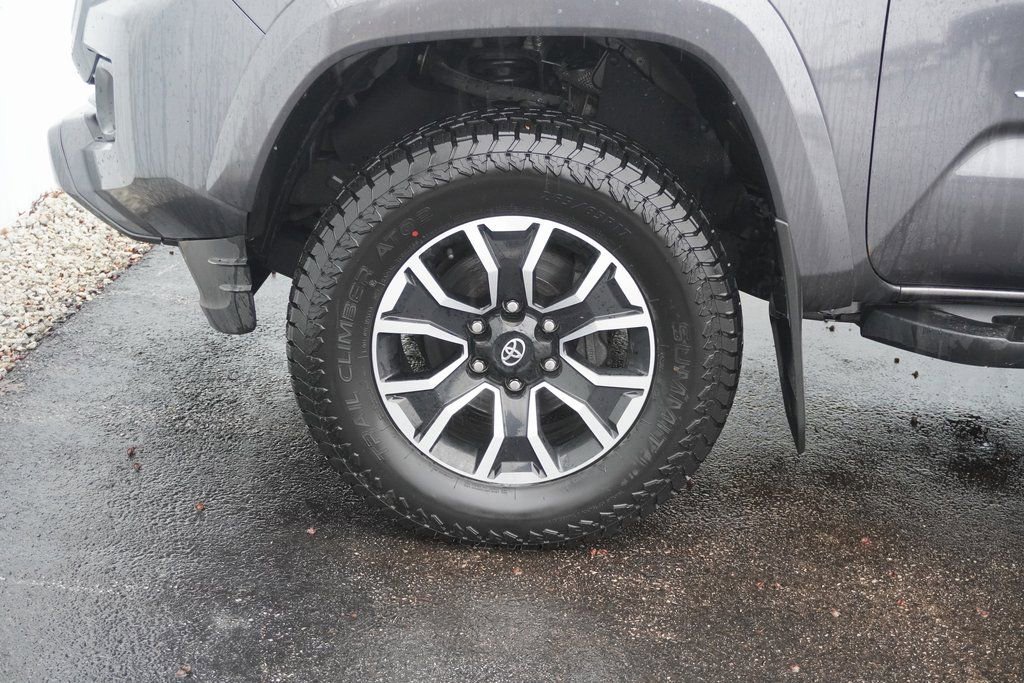 Used 2021 Toyota Tacoma TRD Sport image 6