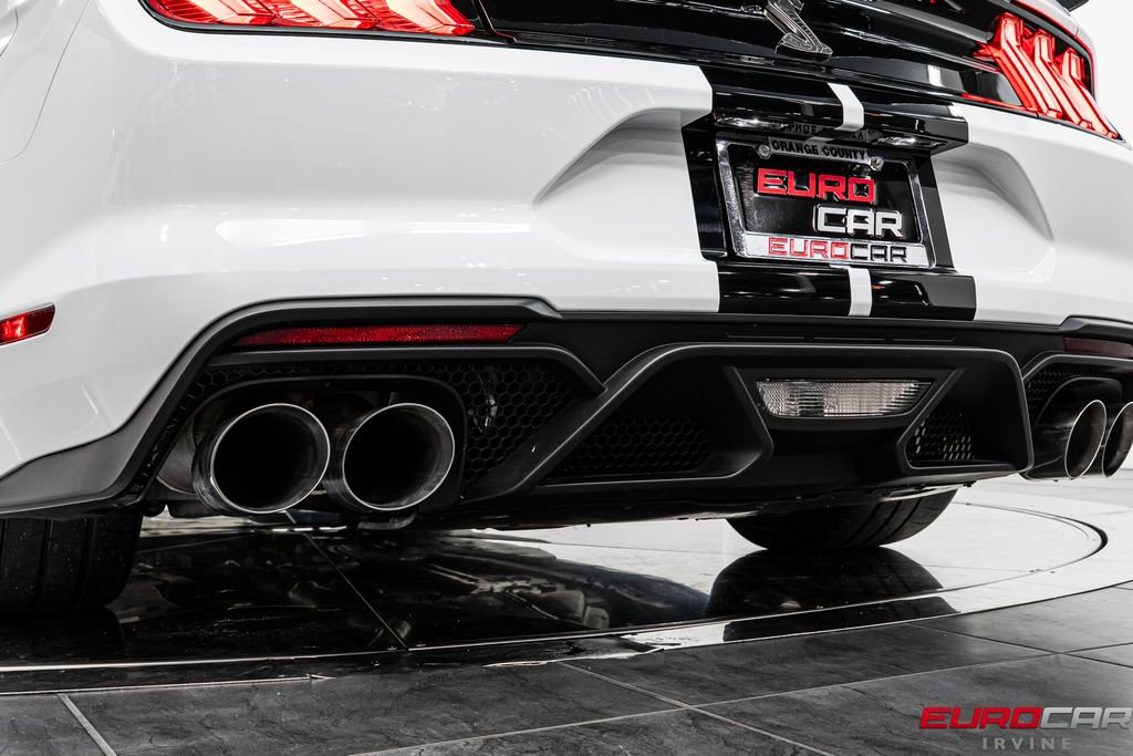 Used 2021 Ford Mustang Shelby GT500 w/ Carbon Fiber Track Pack RWD image 27