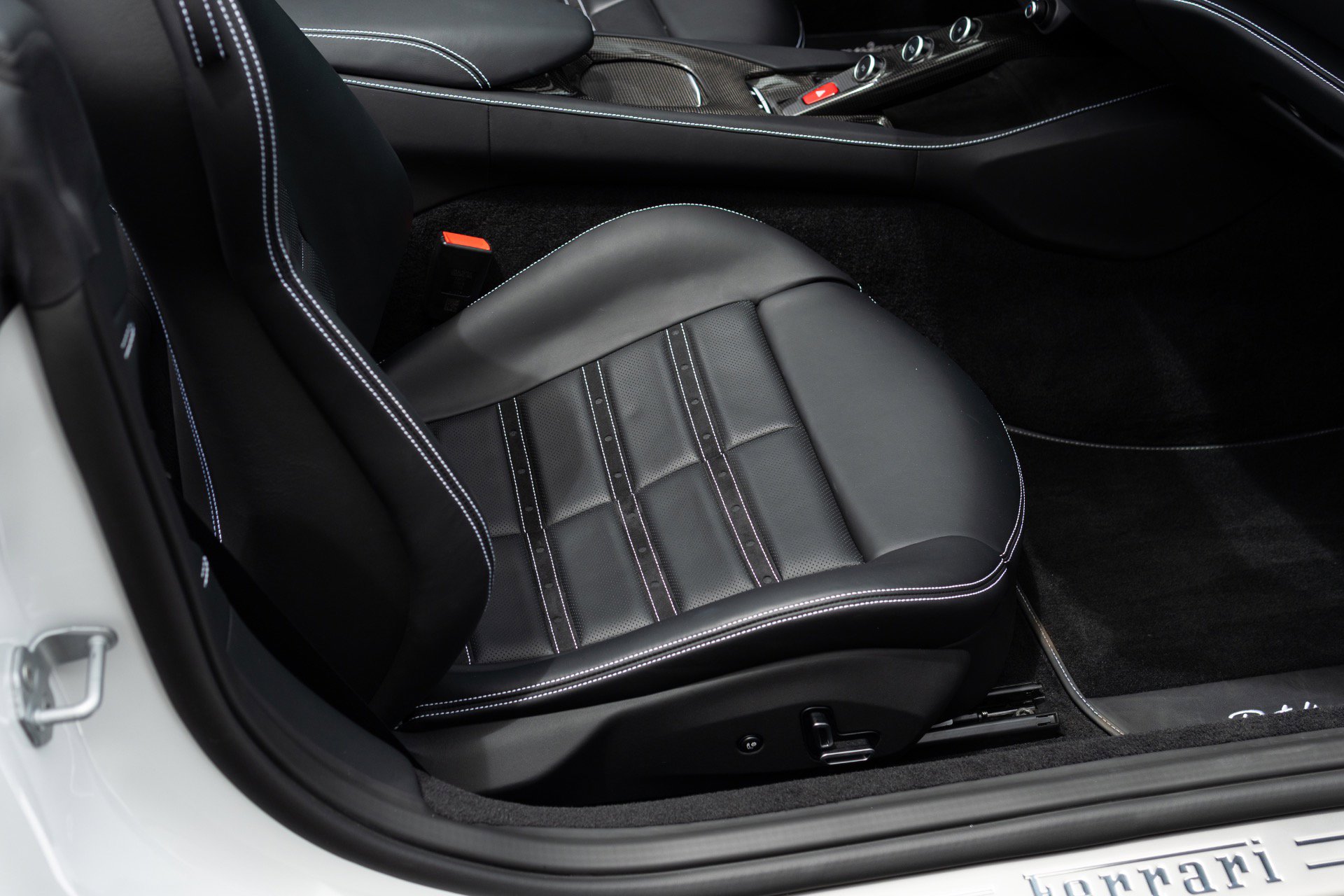 Used 2023 Ferrari Portofino M RWD image 55