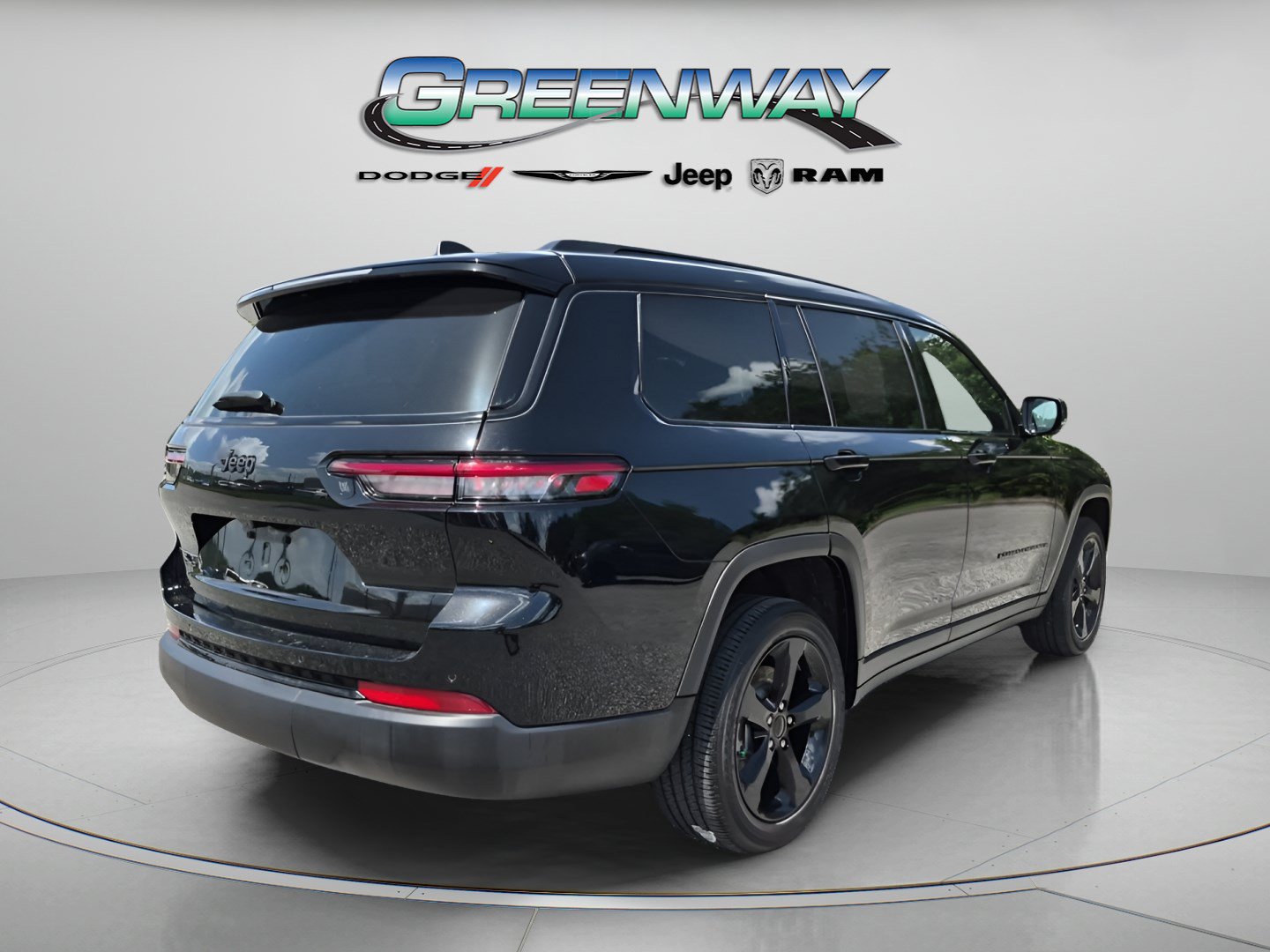 Used 2023 Jeep Grand Cherokee L Altitude AWD/4WD image 3