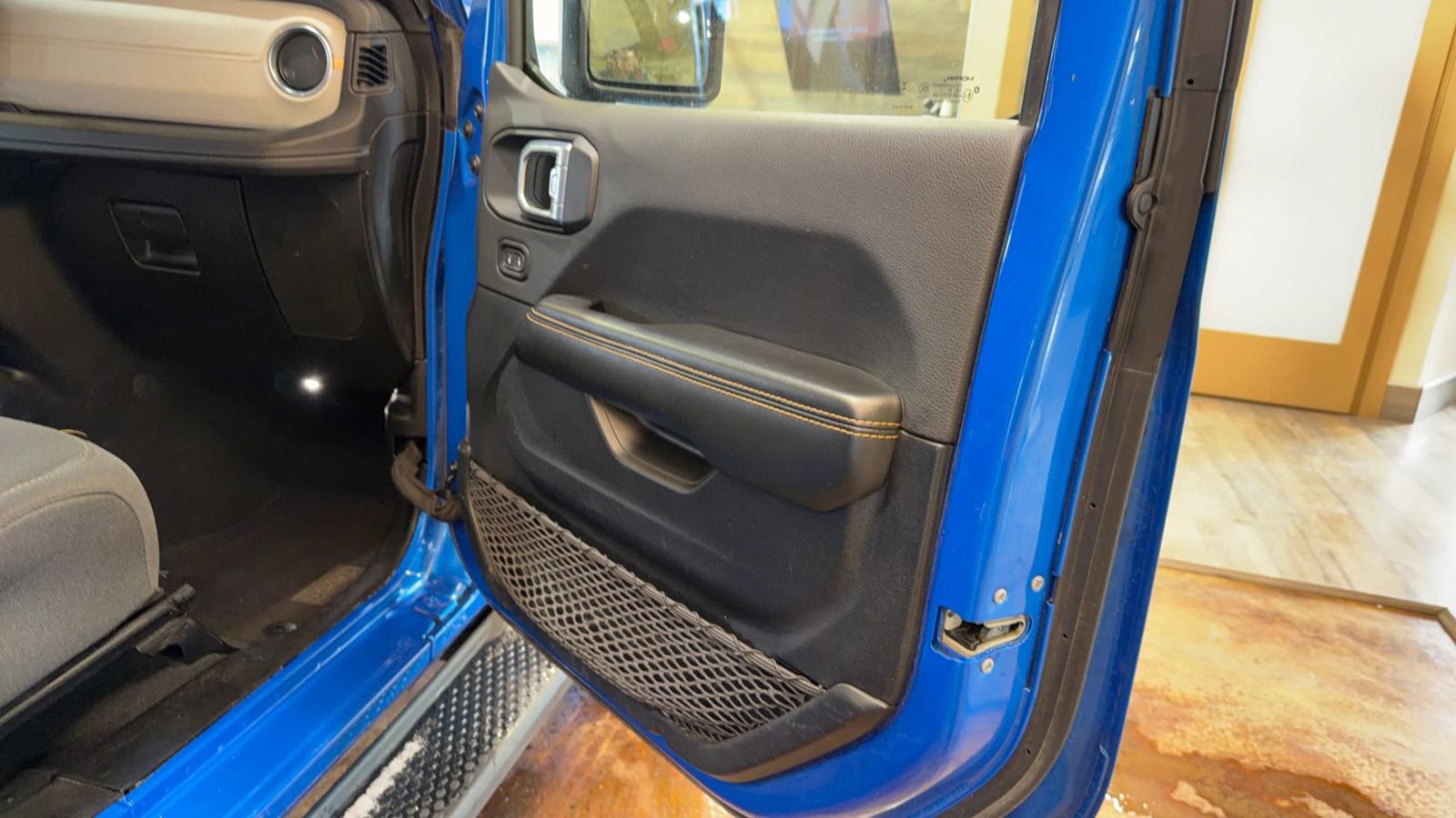 Used 2024 Jeep Wrangler Unlimited Sahara image 21