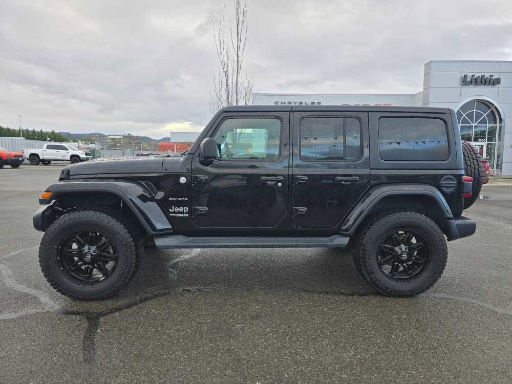 Used 2018 Jeep Wrangler Unlimited Sahara image 2