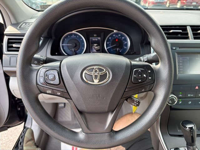 Used 2017 Toyota Camry LE FWD image 34