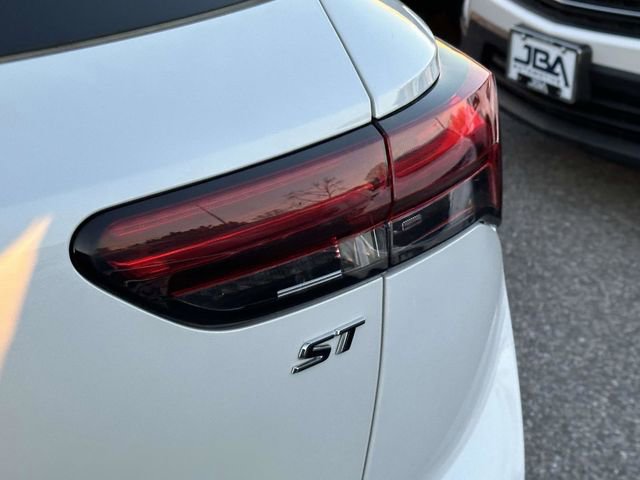 Used 2023 Buick Envision Essence w/ Sport Touring Package image 29