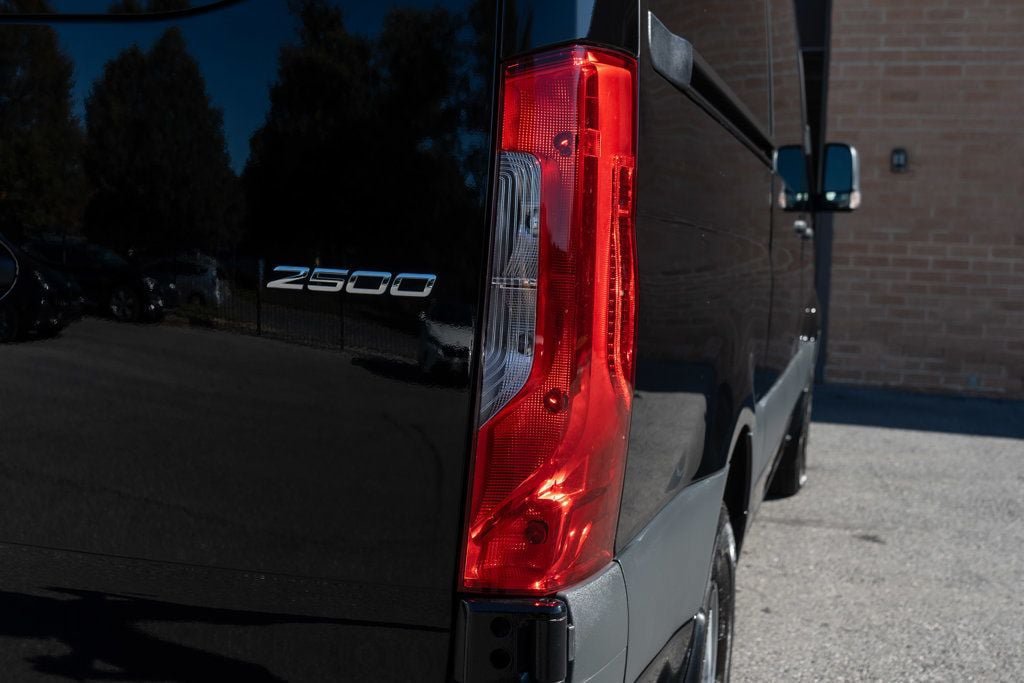 Used 2025 Mercedes-Benz Sprinter 2500 image 36