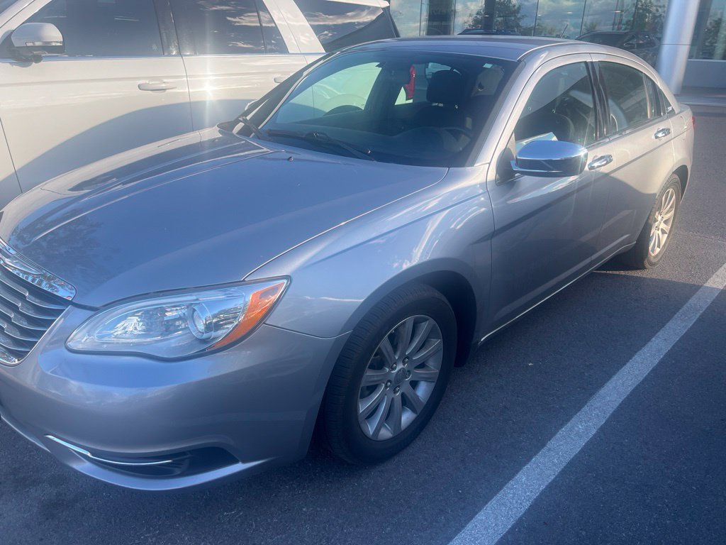 Used 2014 Chrysler 200 Touring FWD image 2