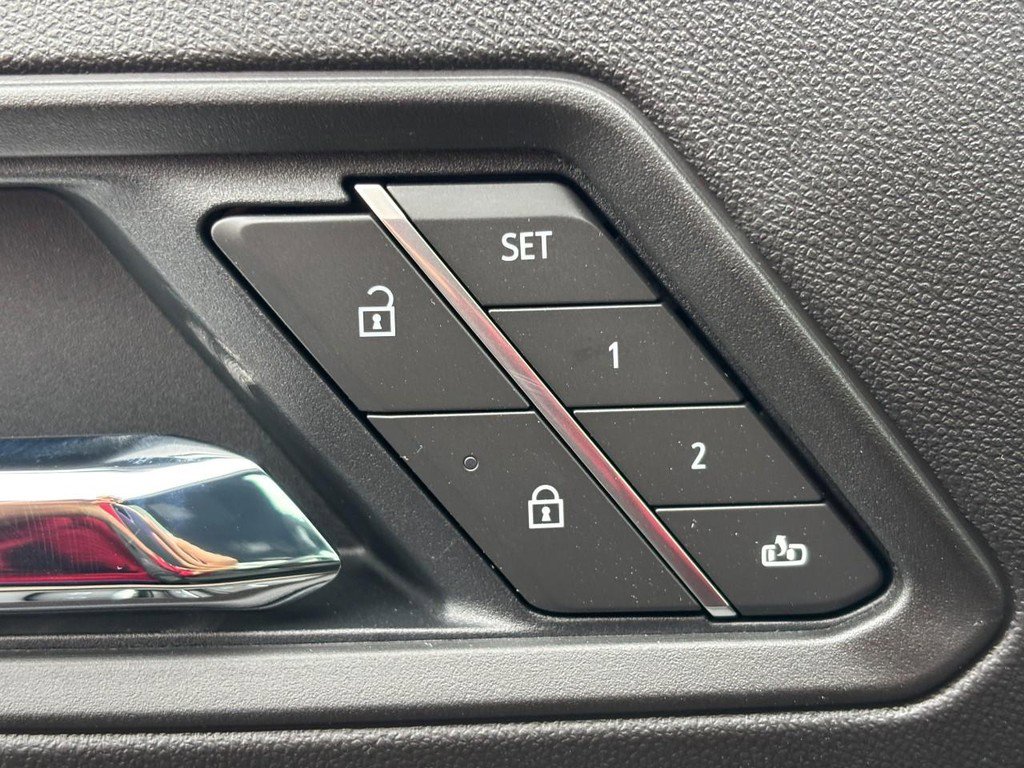 New 2026 GMC Canyon Denali w/ LPO, Denali Black Edition image 25