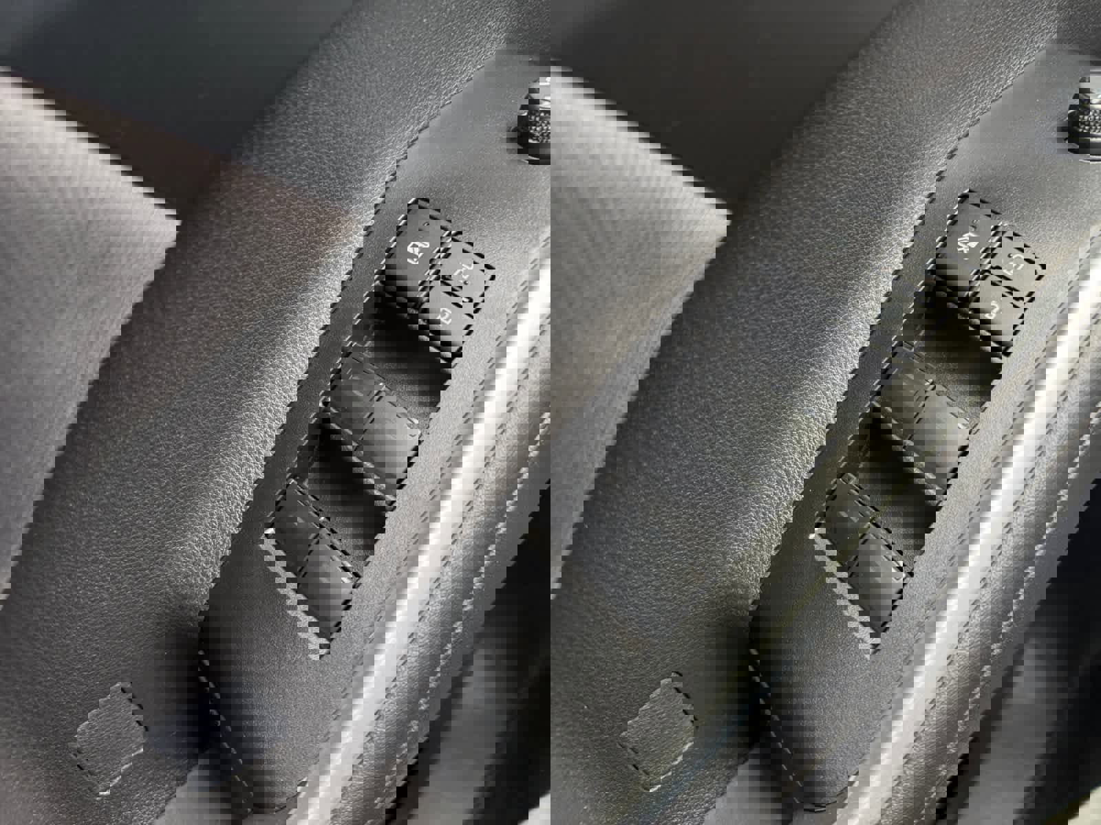 Used 2025 Toyota Highlander LE image 17