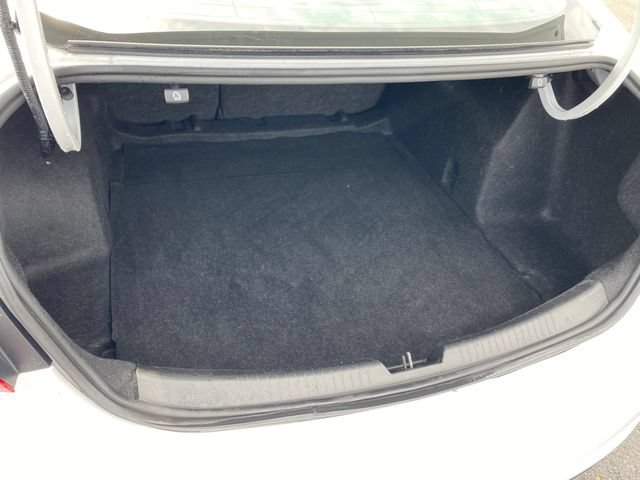 Used 2023 Chevrolet Malibu LT FWD image 19