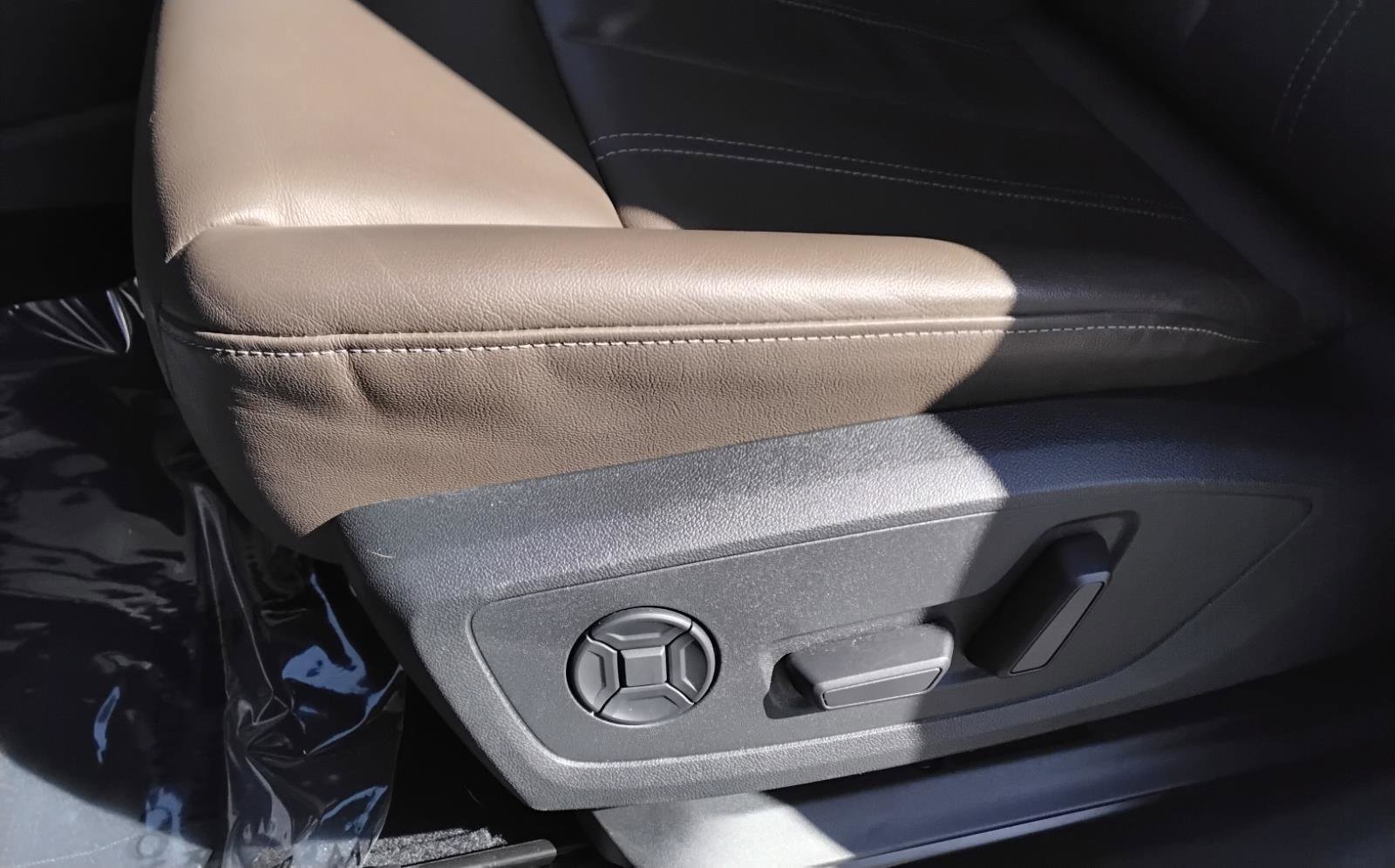 Certified 2023 Audi Q4 e-tron Premium w/ Convenience Package image 18