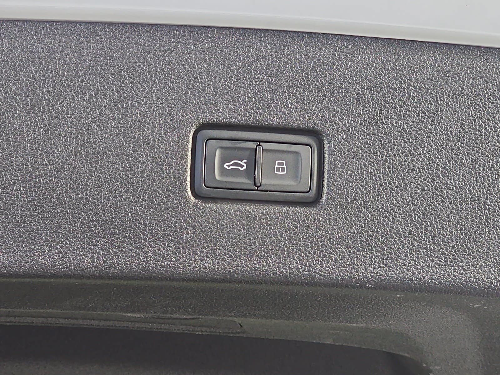 Used 2019 Audi Q8 Premium Plus AWD/4WD image 13