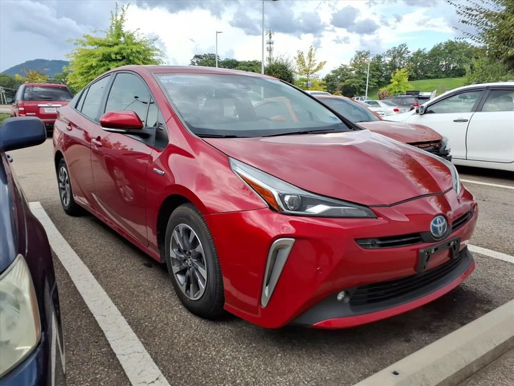 Used 2022 Toyota Prius XLE w/ Advanced Technology Package FWD image 2