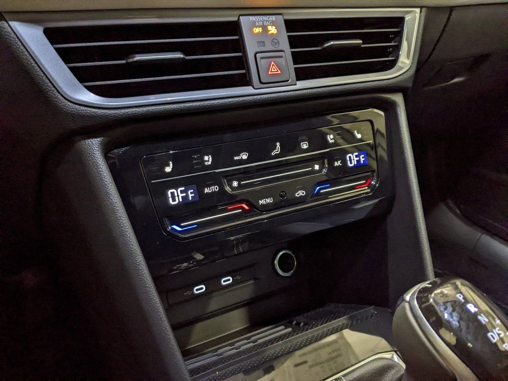 New 2026 Volkswagen Taos SEL AWD/4WD image 18