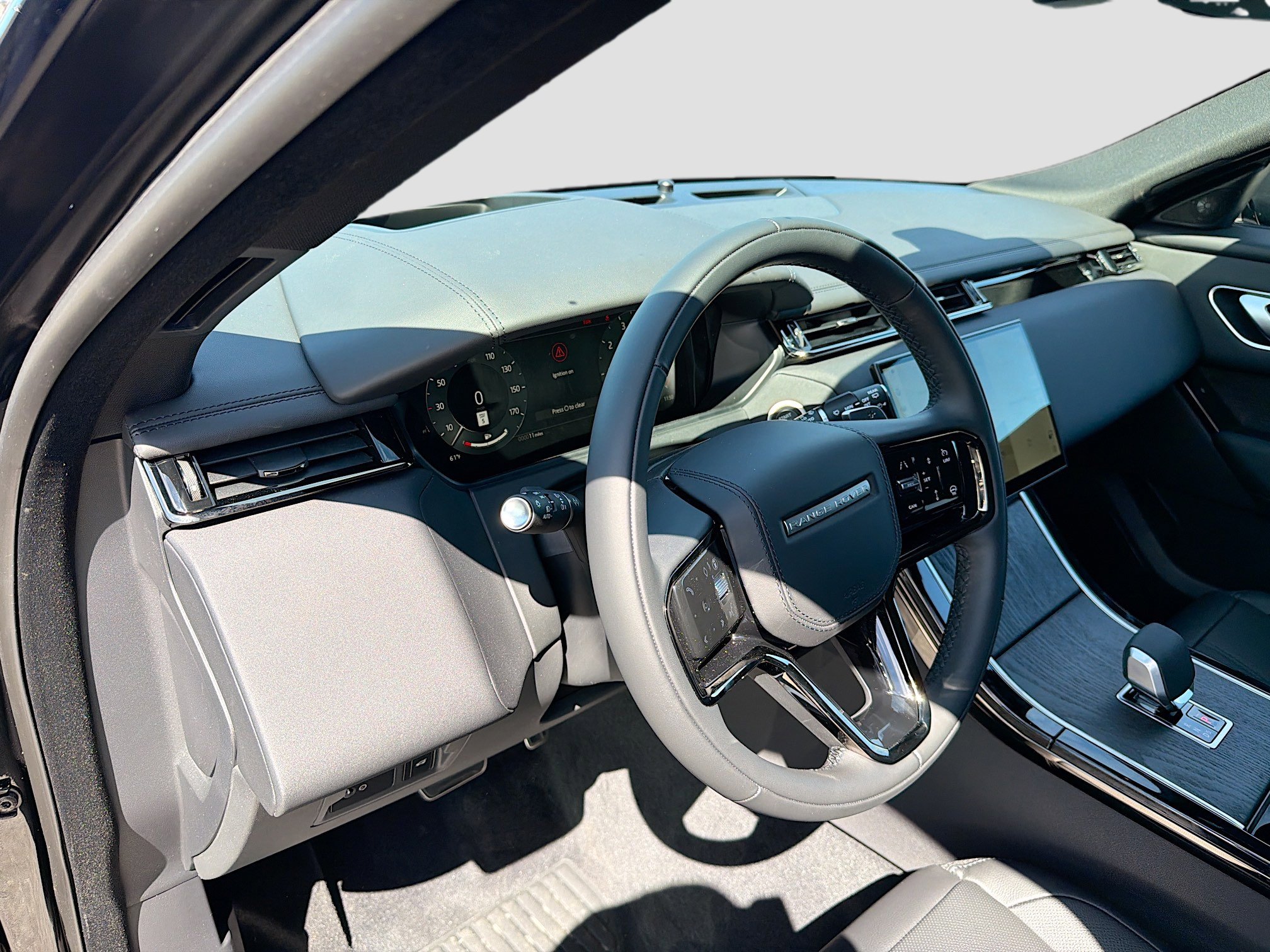 New 2026 Land Rover Range Rover Velar Dynamic SE image 25