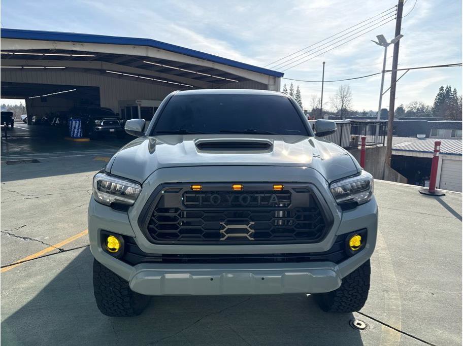 Used 2023 Toyota Tacoma TRD Sport image 3