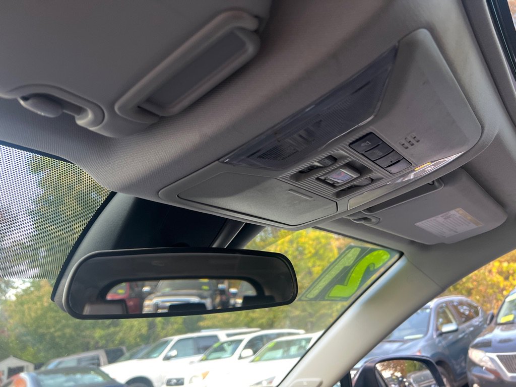 Used 2021 Toyota RAV4 XLE Premium image 27