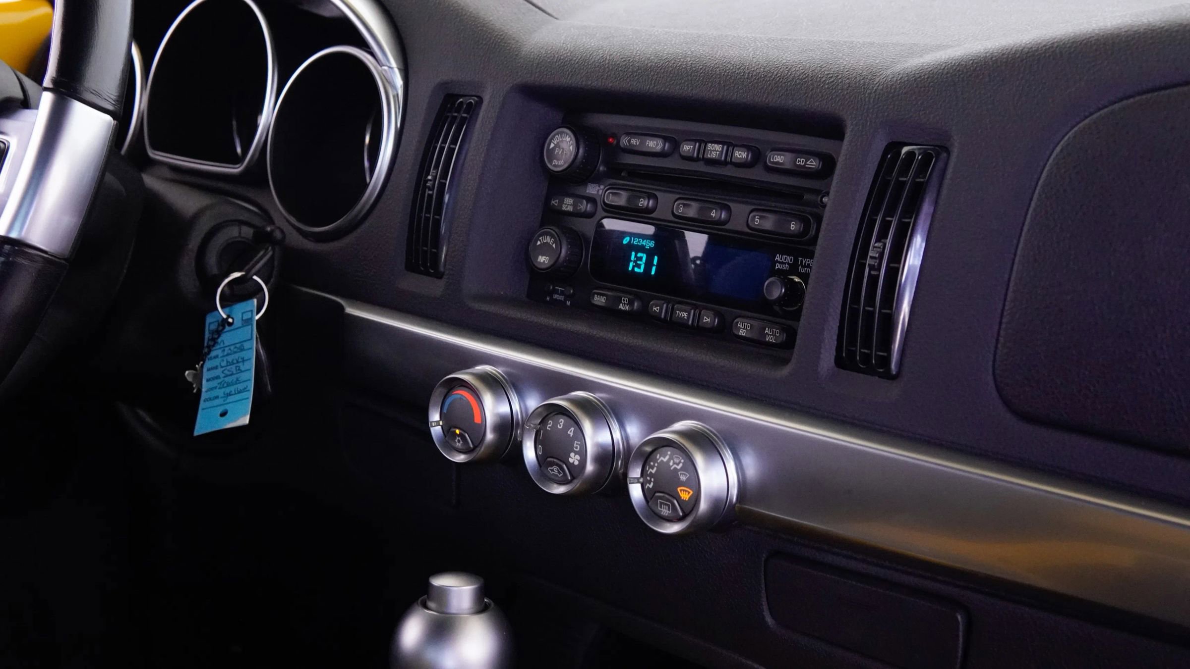 Used 2006 Chevrolet SSR w/ Preferred Equipment Group image 70