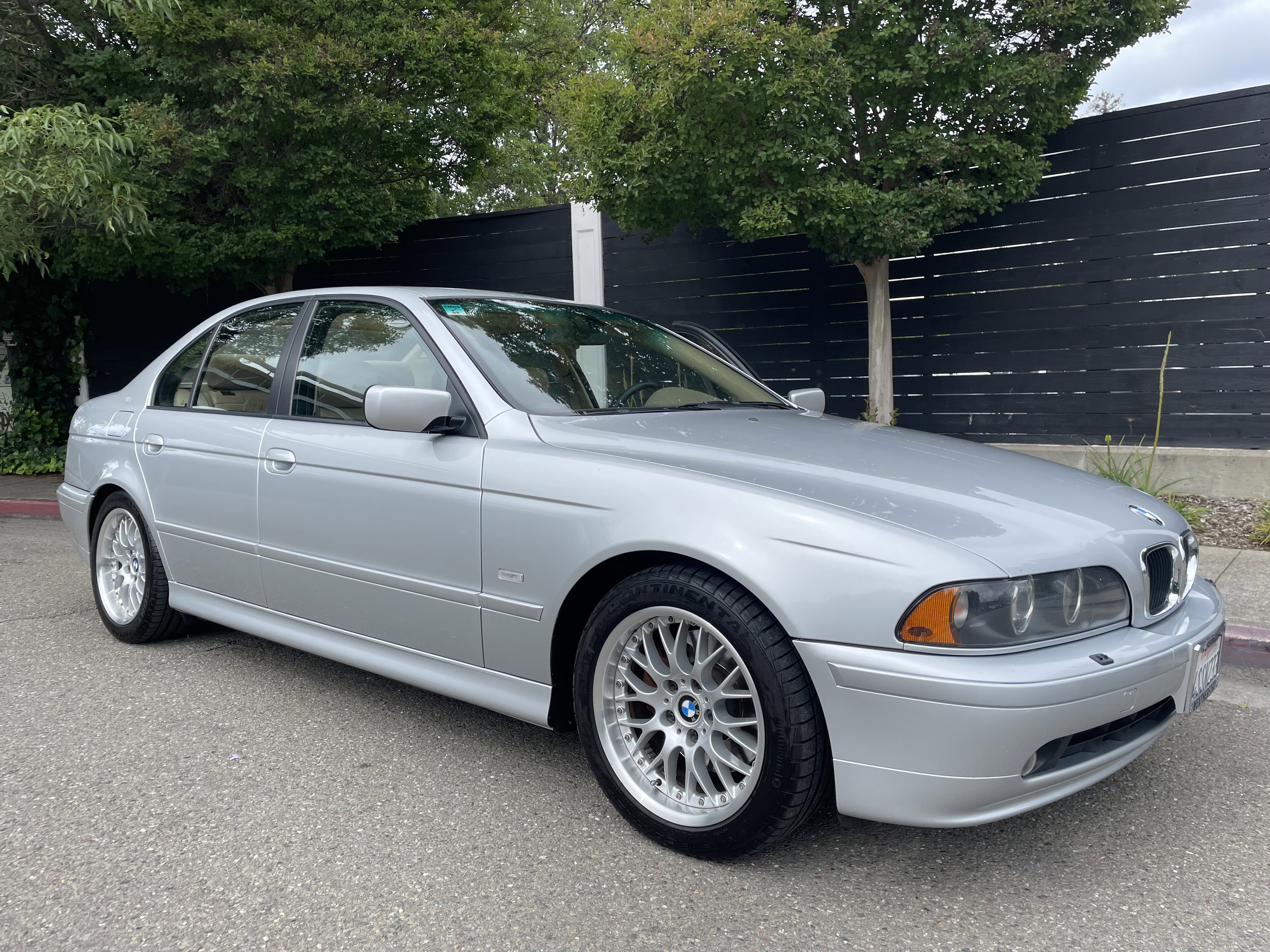 Used 2001 BMW 530i Sedan image 2