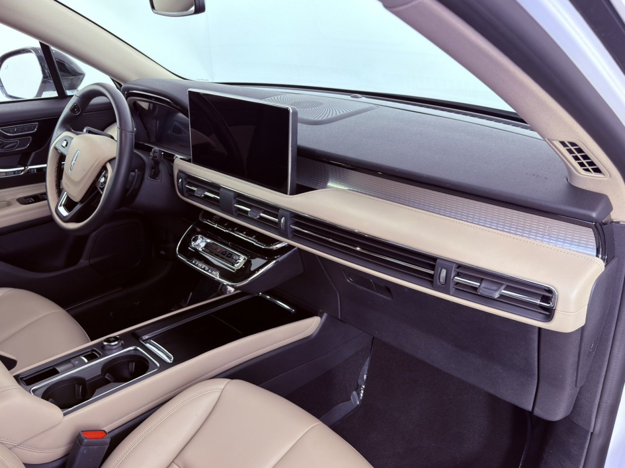 Used 2026 Lincoln Corsair Premiere AWD/4WD image 9