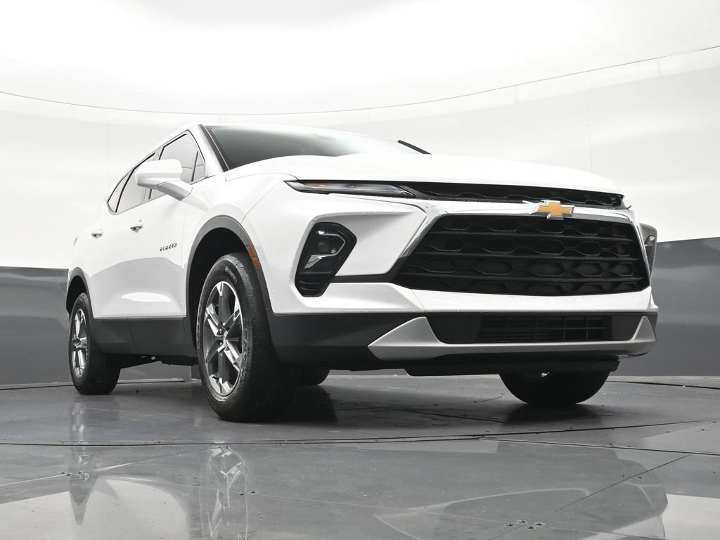 Used 2024 Chevrolet Blazer LT FWD image 30