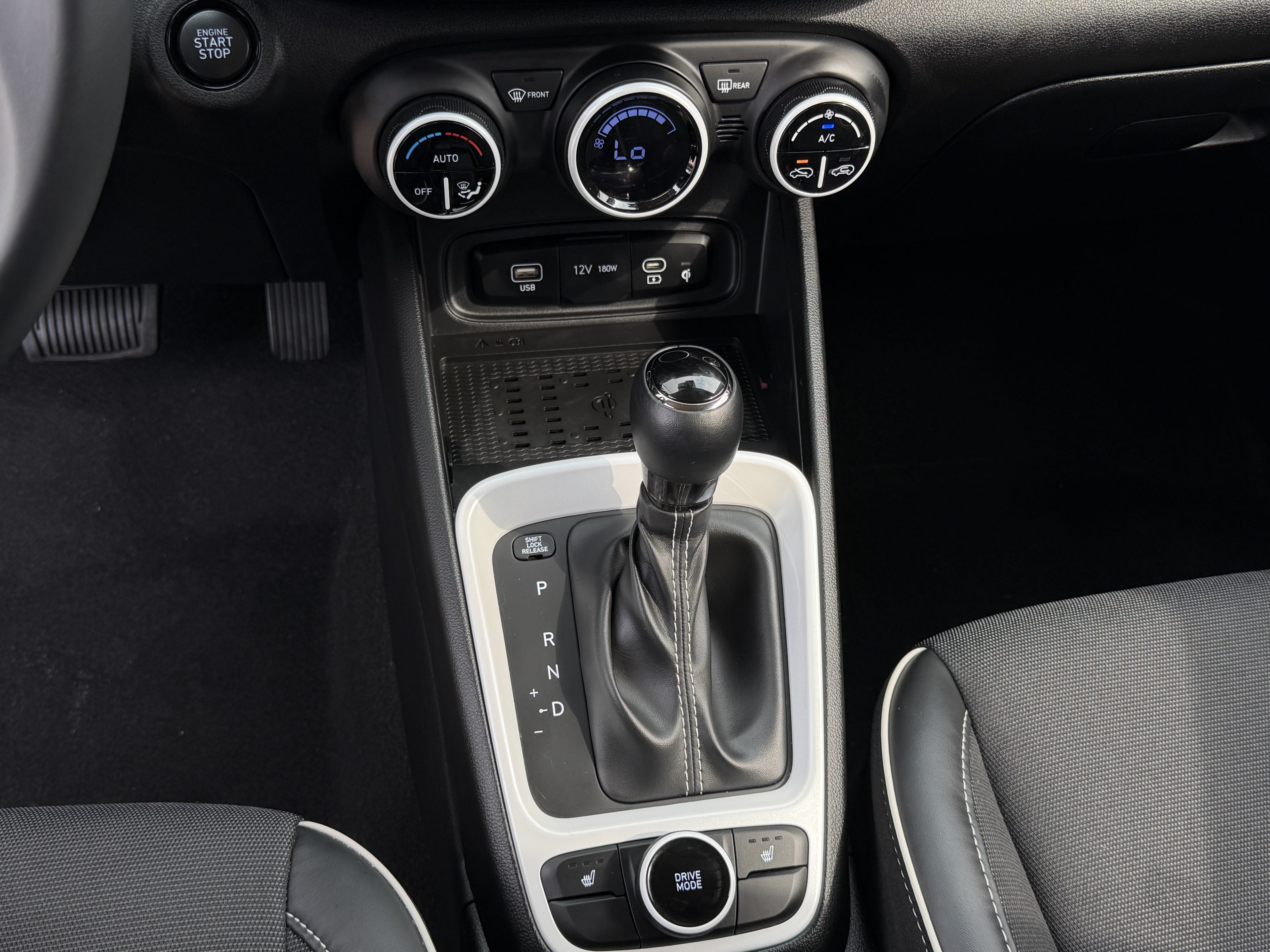 Used 2024 Hyundai Kona SEL w/ Convenience Package FWD image 39