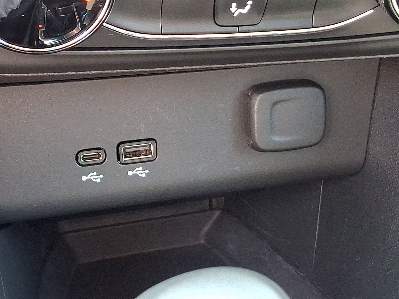 Used 2025 Buick Encore GX Preferred FWD image 25