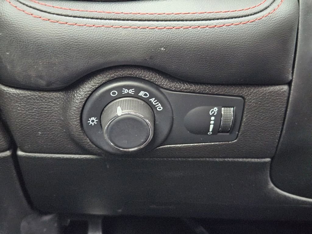 Certified 2025 Dodge Durango GT w/ Blacktop Package AWD/4WD image 19