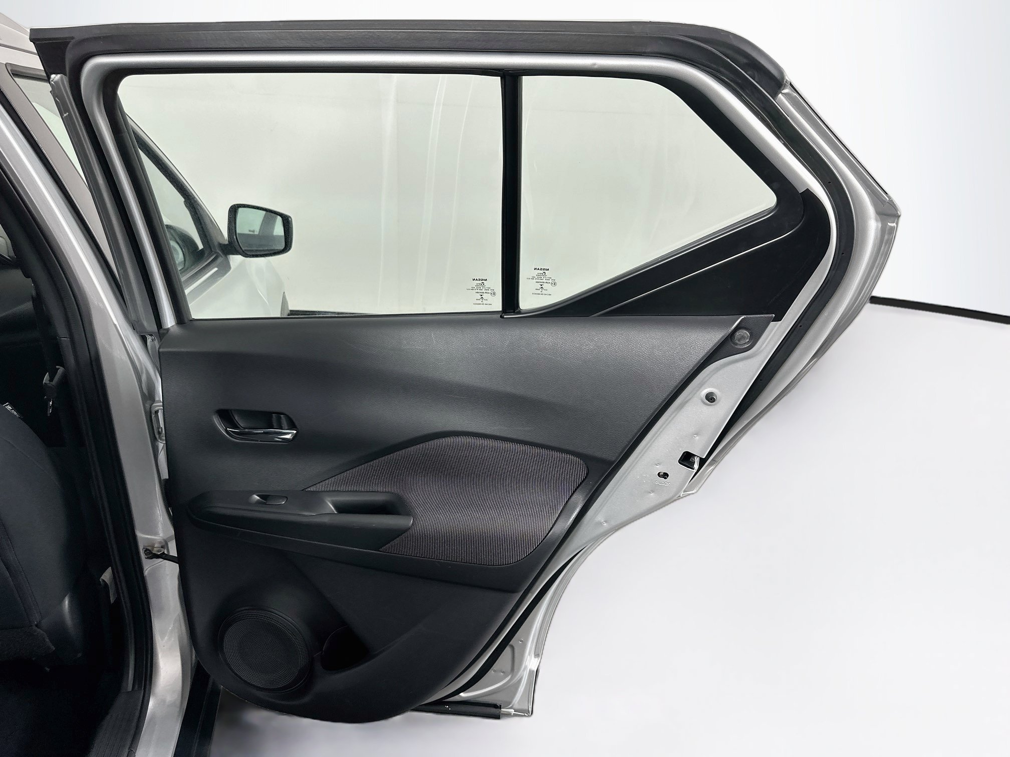 Used 2018 Nissan Kicks SV FWD image 27