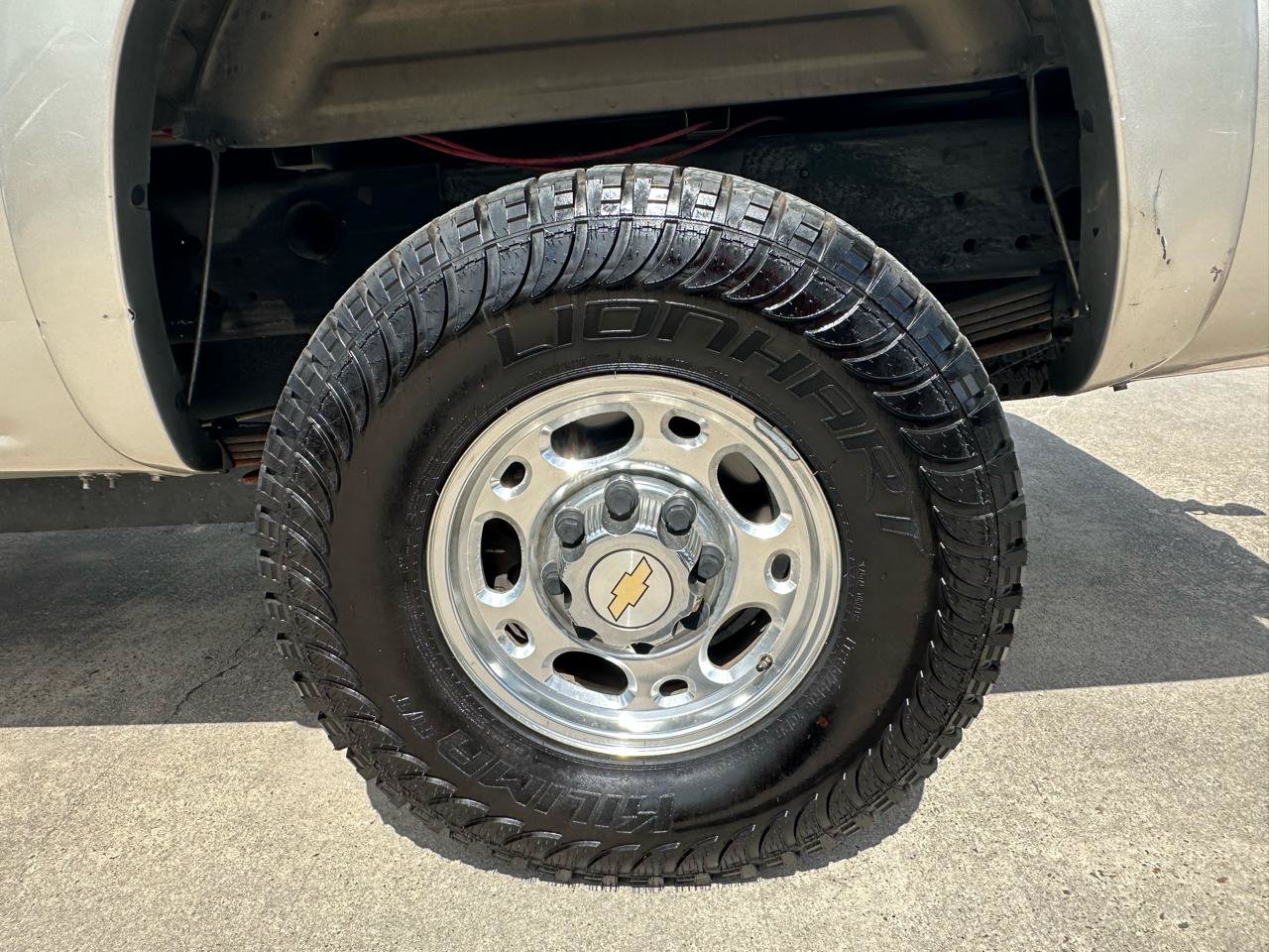 Used 2003 Chevrolet Silverado 2500 LS w/ Skid Plate Package AWD/4WD image 21
