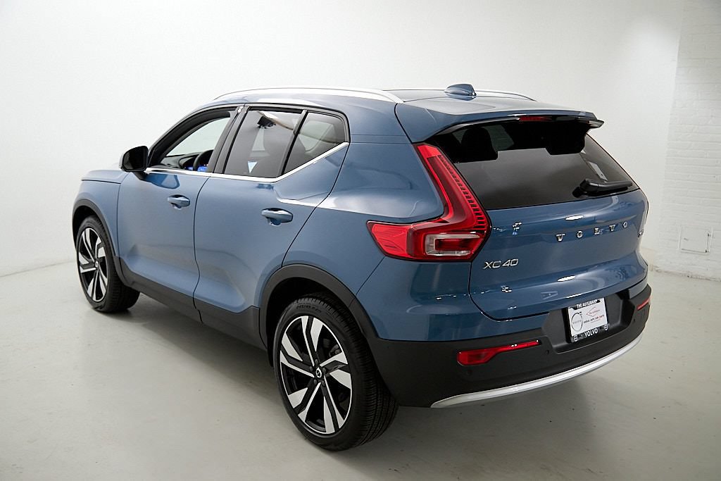 Certified 2025 Volvo XC40 B5 Ultra AWD/4WD image 7