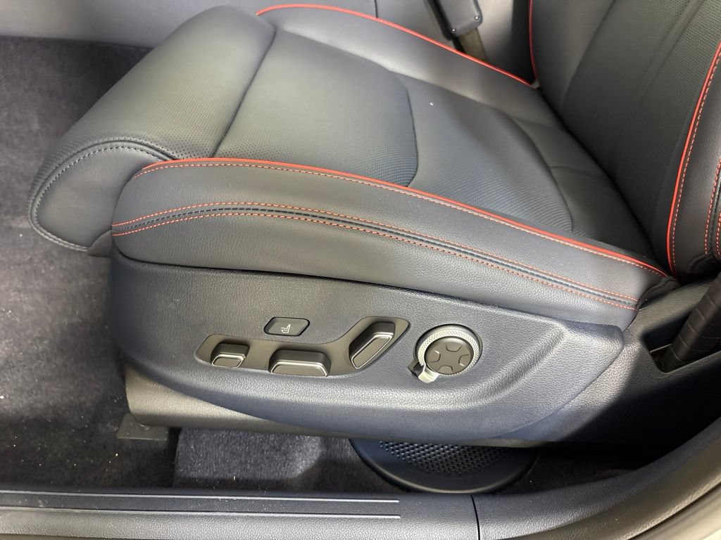 New 2027 Genesis GV70 2.5T Sport Prestige AWD/4WD image 15