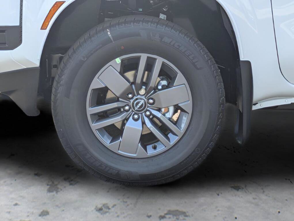 Used 2025 Nissan Frontier SV AWD/4WD image 8