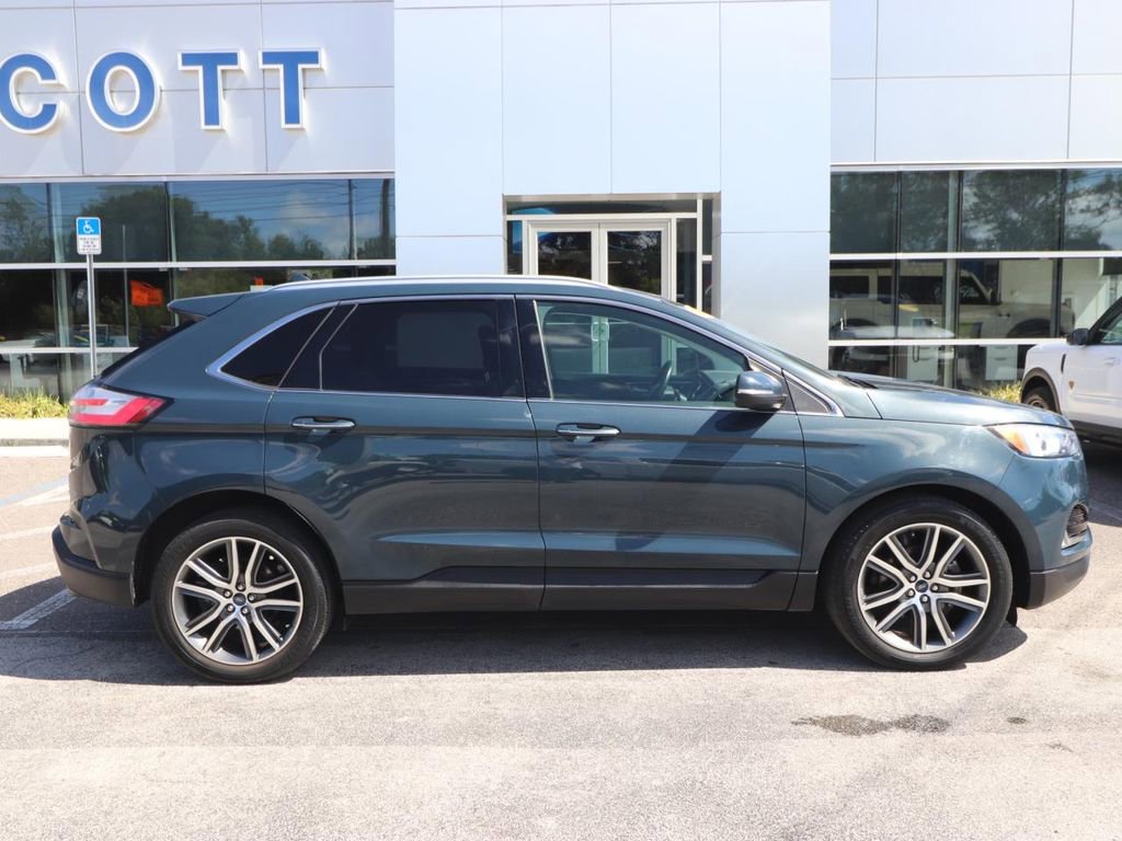 Used 2019 Ford Edge Titanium FWD image 16